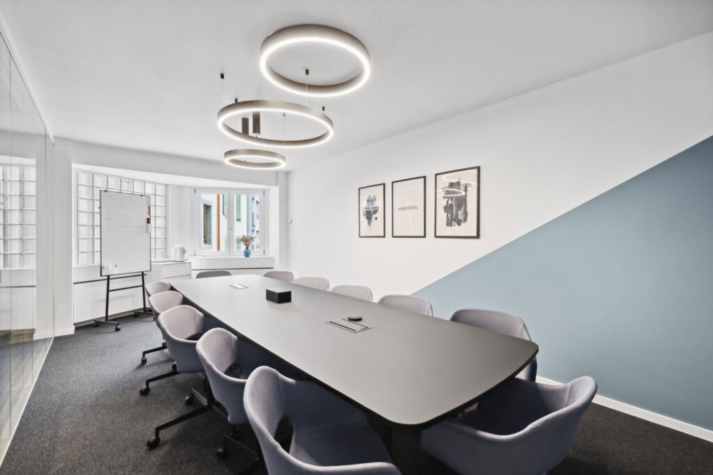 Touche bleu d'un salle de réunion